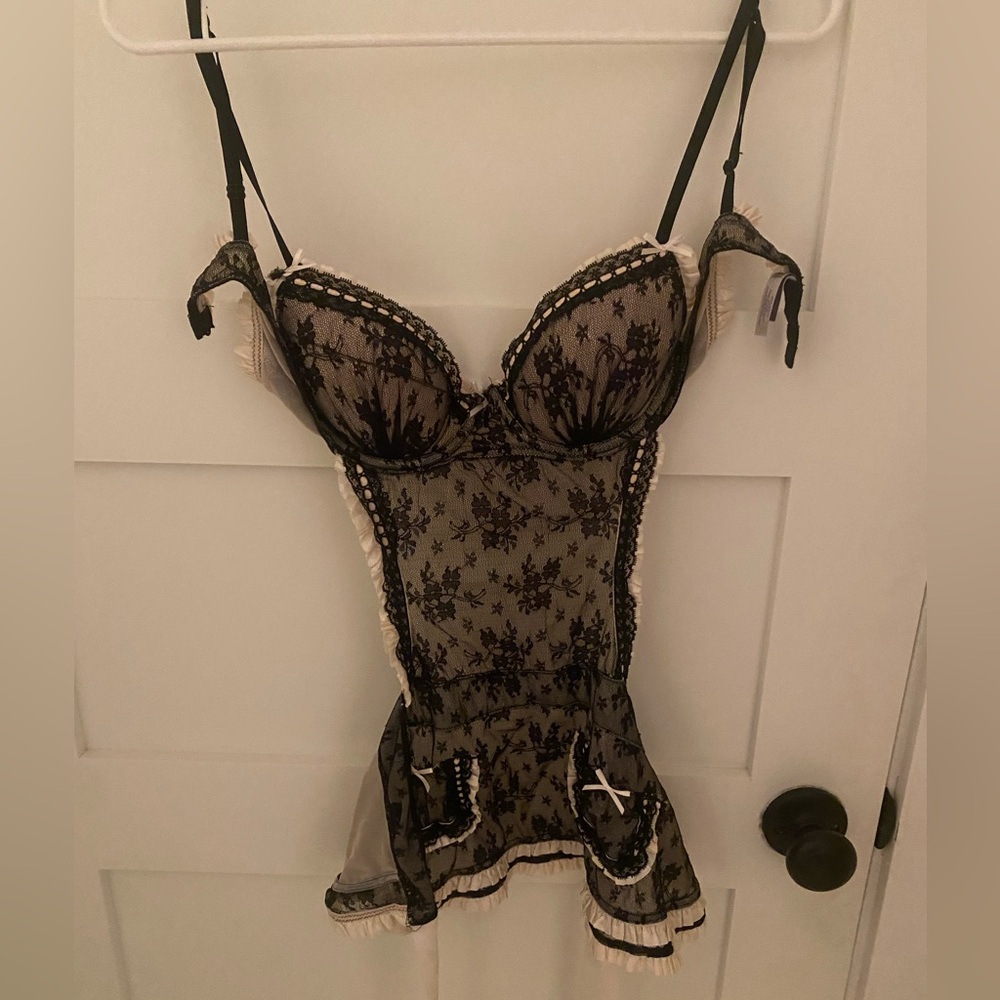 Gorgeous and Sexy VICTORIA’S SECRET Maid Outfit Size 34C
